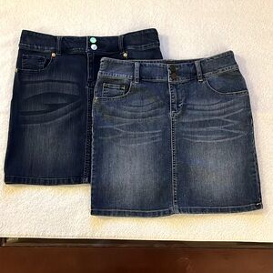 Denim Duo! 2 classic cut stretch denim mini skirts. Ideal with tights or boots!